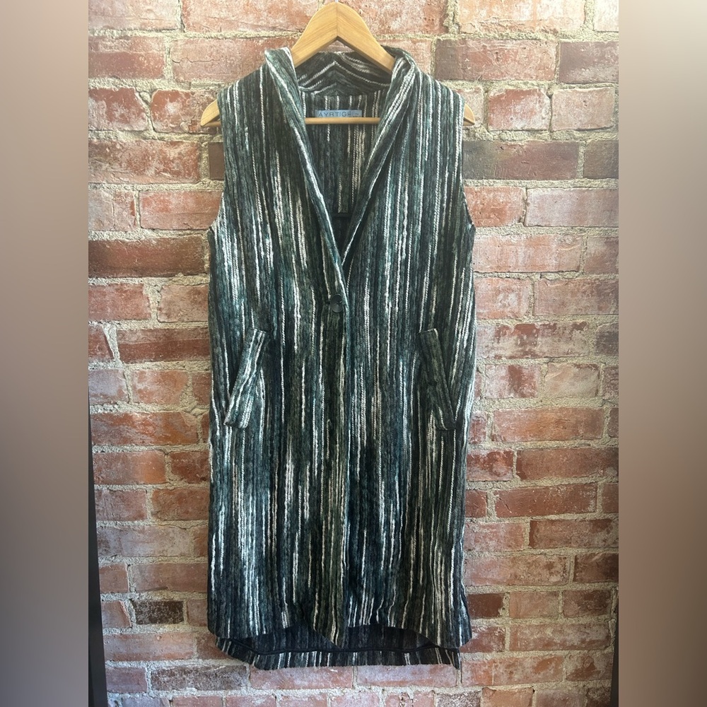 Ayrtight Clothing Vest/cardigan Woven Yarn Size Small